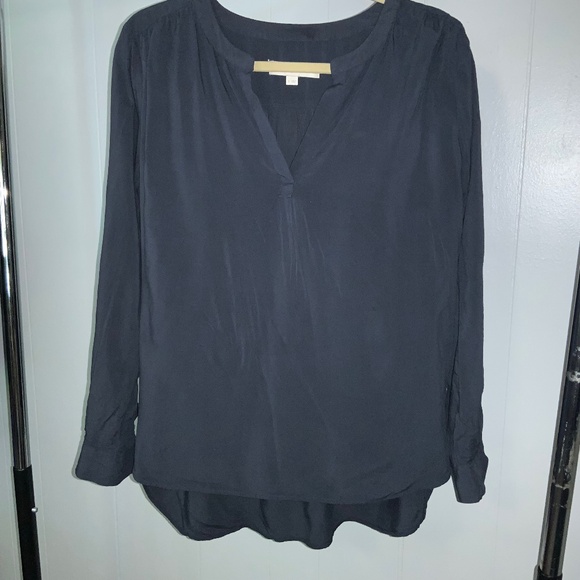 Loft navy blue roll tab top Sz S split neck high low hem - Picture 1 of 4